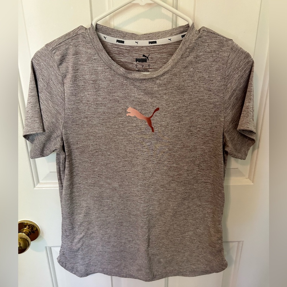 Puma, t-shirts, like new, size Small.